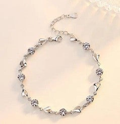 Romantic Heart-Shaped Alloy Bracelet with Sparkling Zircon Inlay