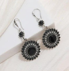 Elegant Drop Earrings with Geometric Design and Sparkling Zircon