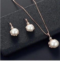 Flower Elegance: Pearl & Rhinestone Jewelry Set